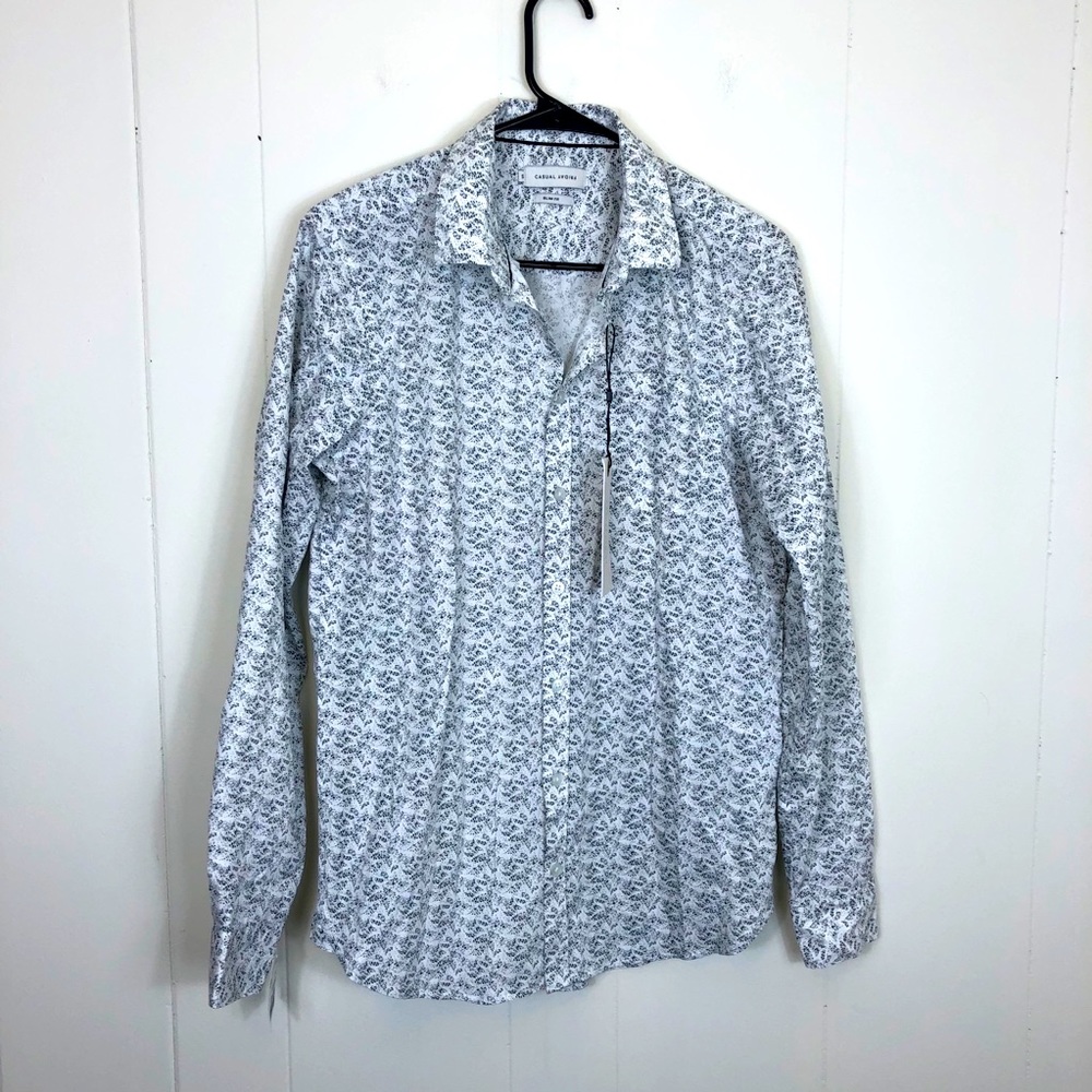 NWT Casual Friday Button Down Shirt Sz S‎